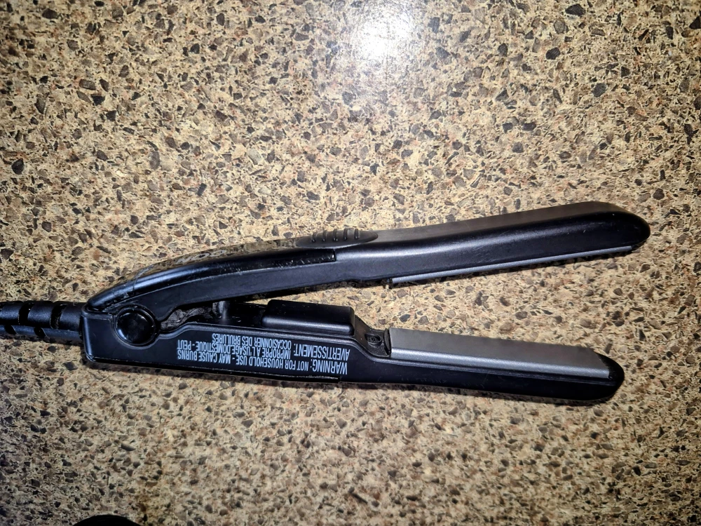 Mini Black Hair Straightener - photo 2