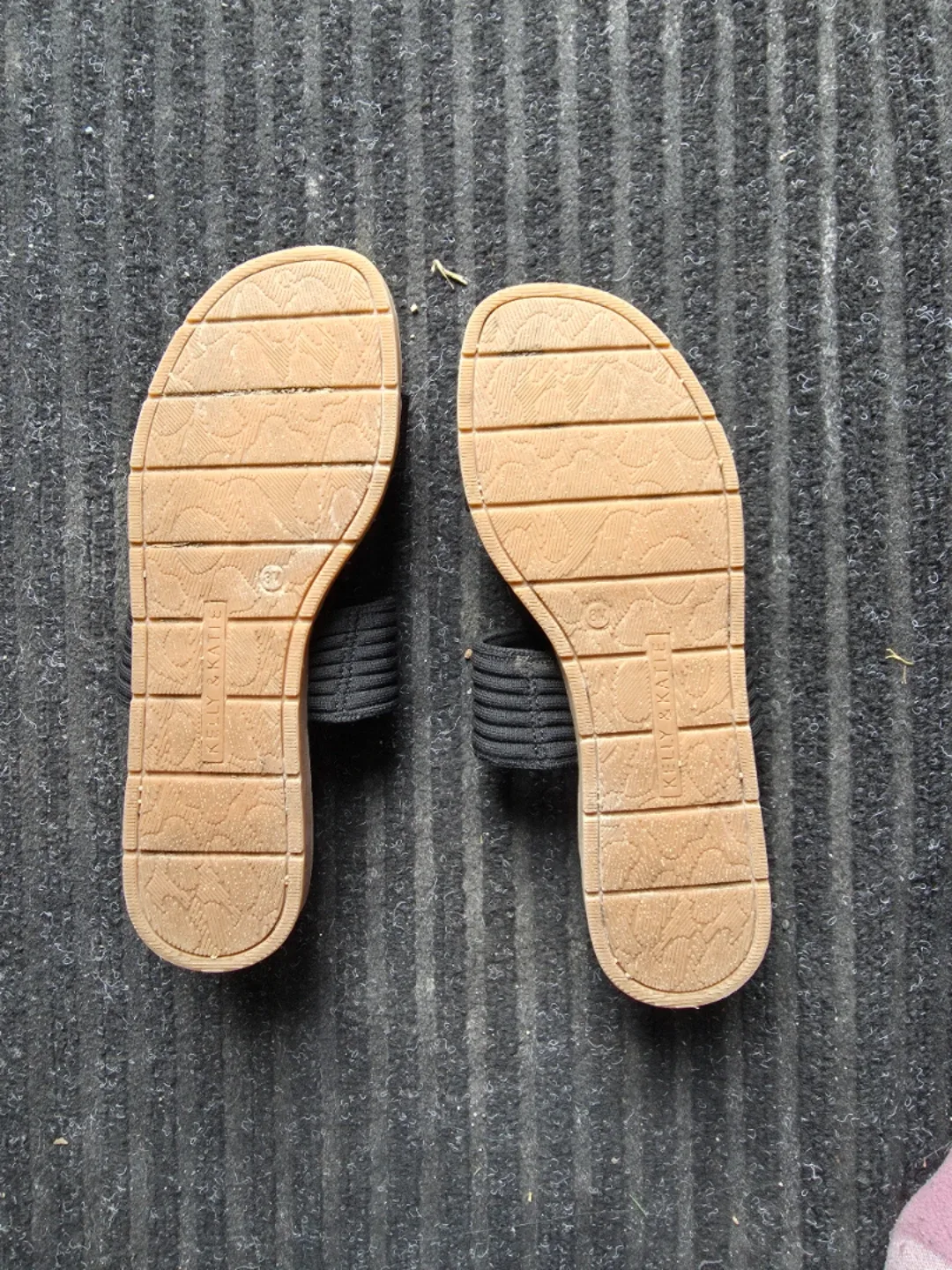 Kelly & Katie Black Sandals - Size 8M image indicator(3)