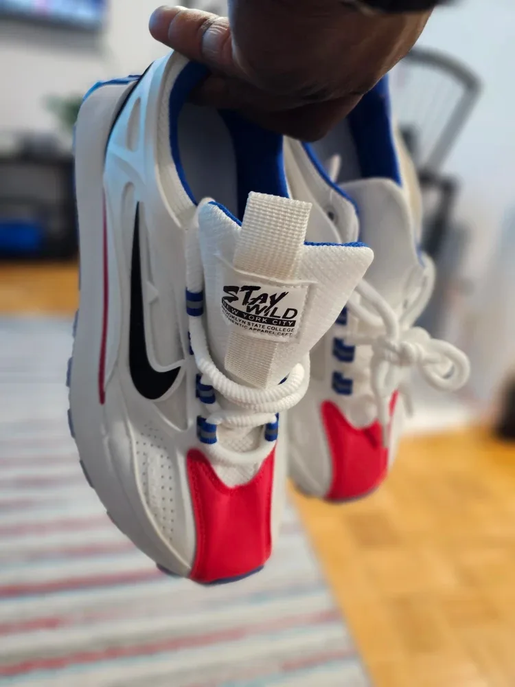White & Red Accent Sneakers image indicator(2)