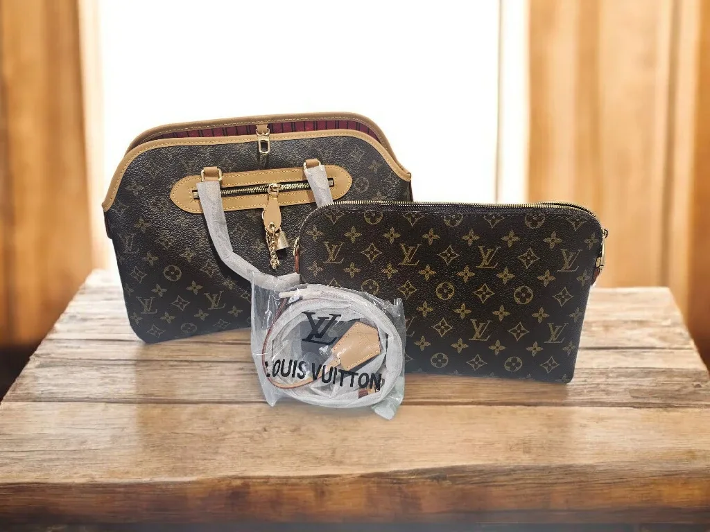 Louis Vuitton Monogram Handbag image indicator(5)