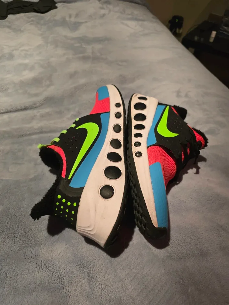 Nike CruzrOne Bright Crimson, US Men's 11.5 image indicator(3)