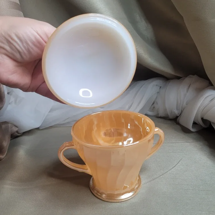 Anchor Hocking Fire-King Peach Lustre sugar bowl with lid image indicator(5)