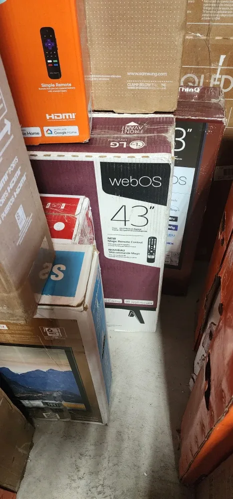 LG, SAMSUNG, TCL 43" SMART TV's on SALE NOW