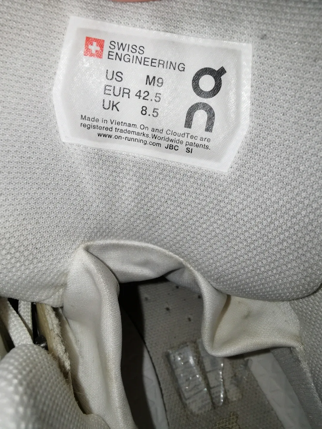 On Running Cloudrock Waterproof Hiking Boots - US 9 image indicator(5)