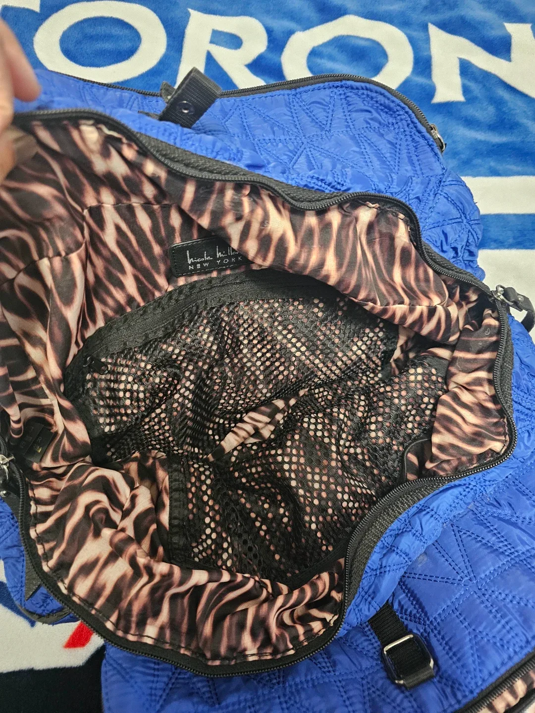 Nicole Miller New York Fitness - City Life Yoga Bag image indicator(6)