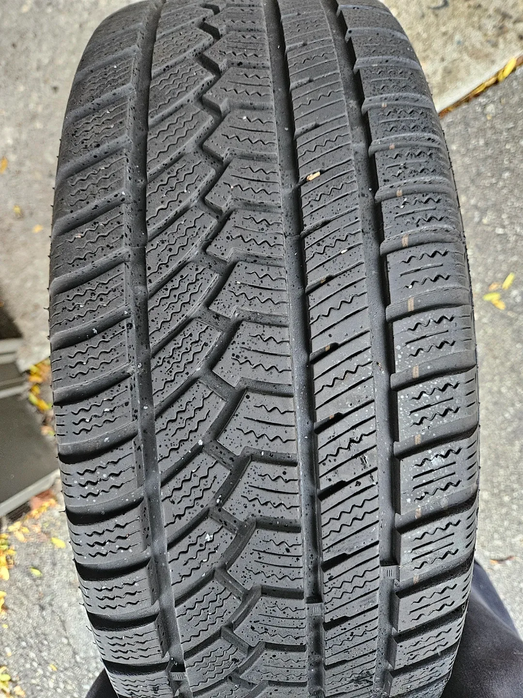 NEW 17" Toyota camry winter tires and rims. 215/55/17, 5 x 114.3 image indicator(3)