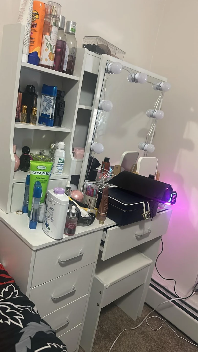 White Vanity Table with Lighted Mirror
