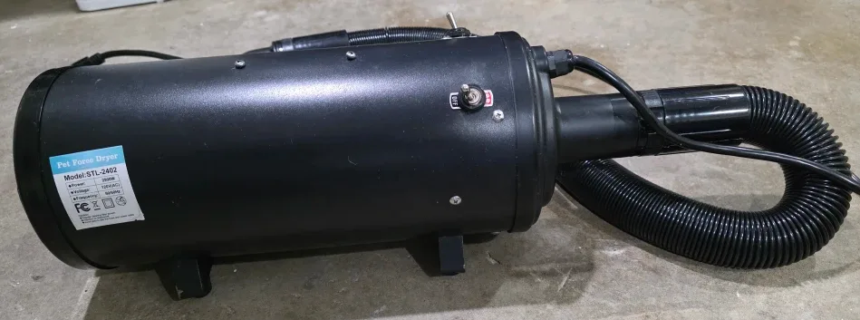 Like New Duel Motor Pet Force Dryer