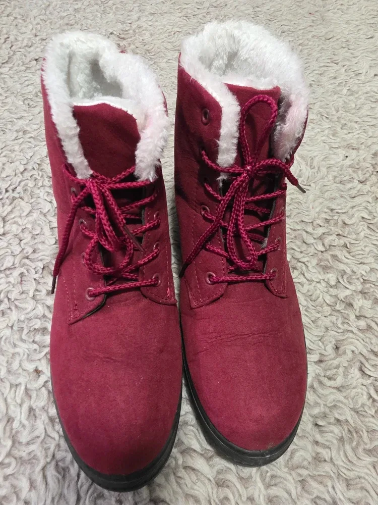 Assorted Women's Boots thumbnail