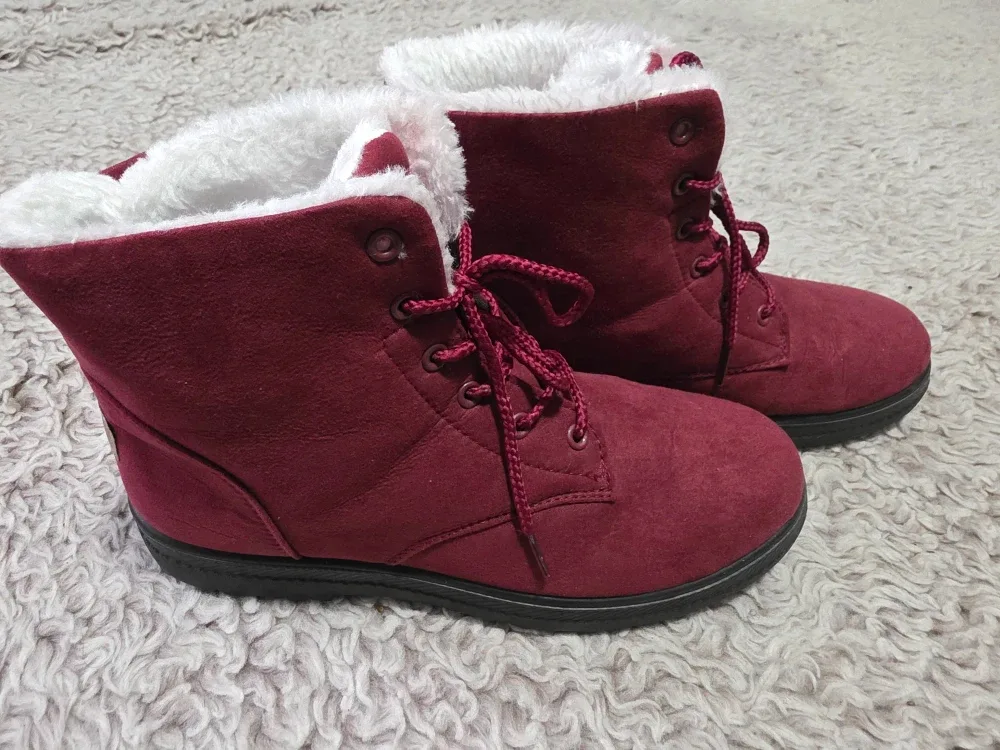 Assorted Women's Boots image indicator(2)