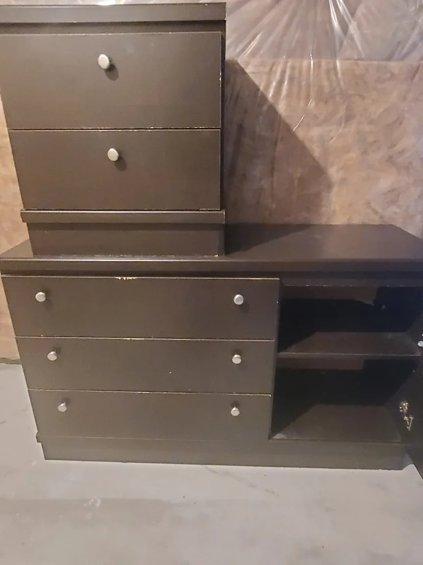 Brown Dresser with 3 Drawers and Side Cabinet image indicator(2)
