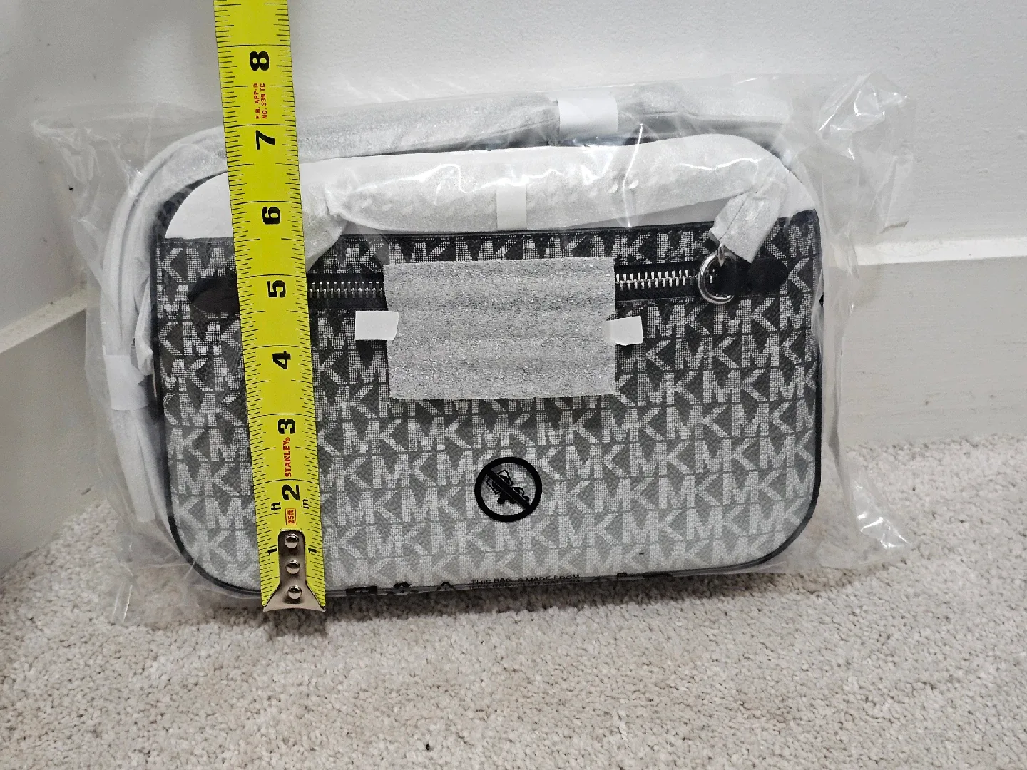 Brand New Authentic Michael Kors Crossbody Bag image indicator(5)