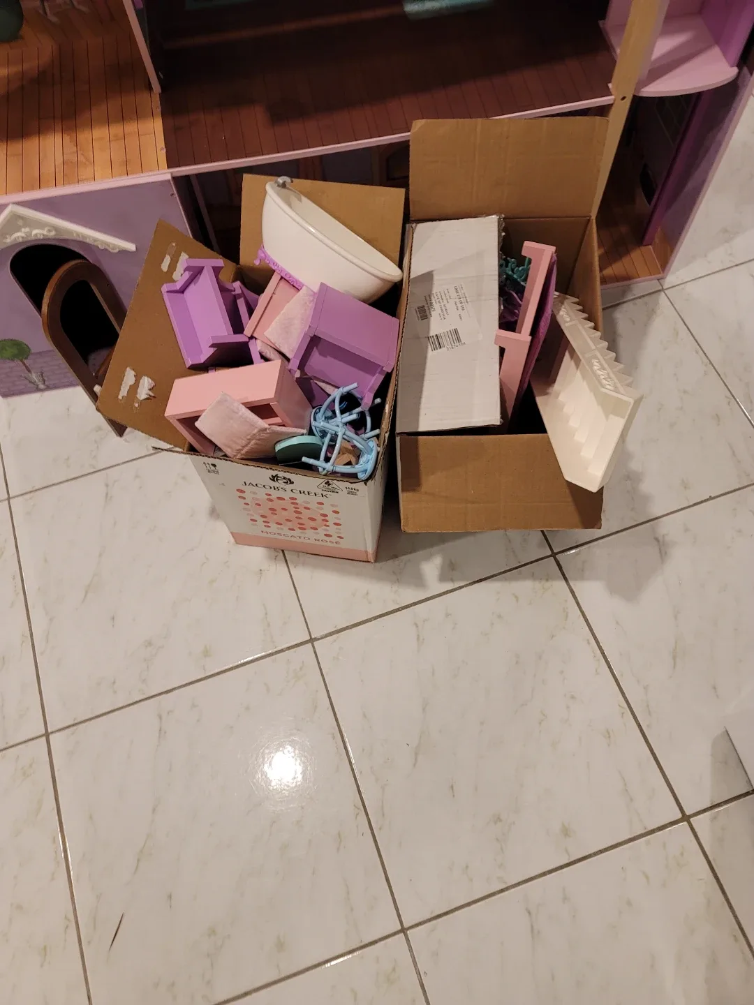 Gaiant Barbie Dollhouse with Accessories image indicator(2)