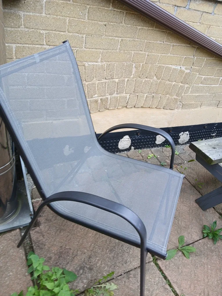 2 patio chairs 🏠Dufferin & Eglinton image indicator(3)