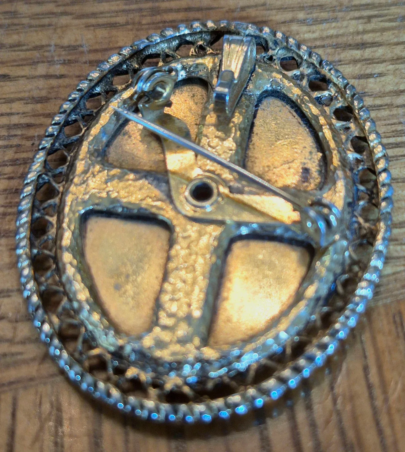 Vintage Floral Brooch image indicator(3)