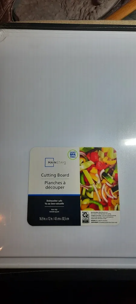 Brand New Mainstays 12x17 Poly Cutting Board image indicator(2)