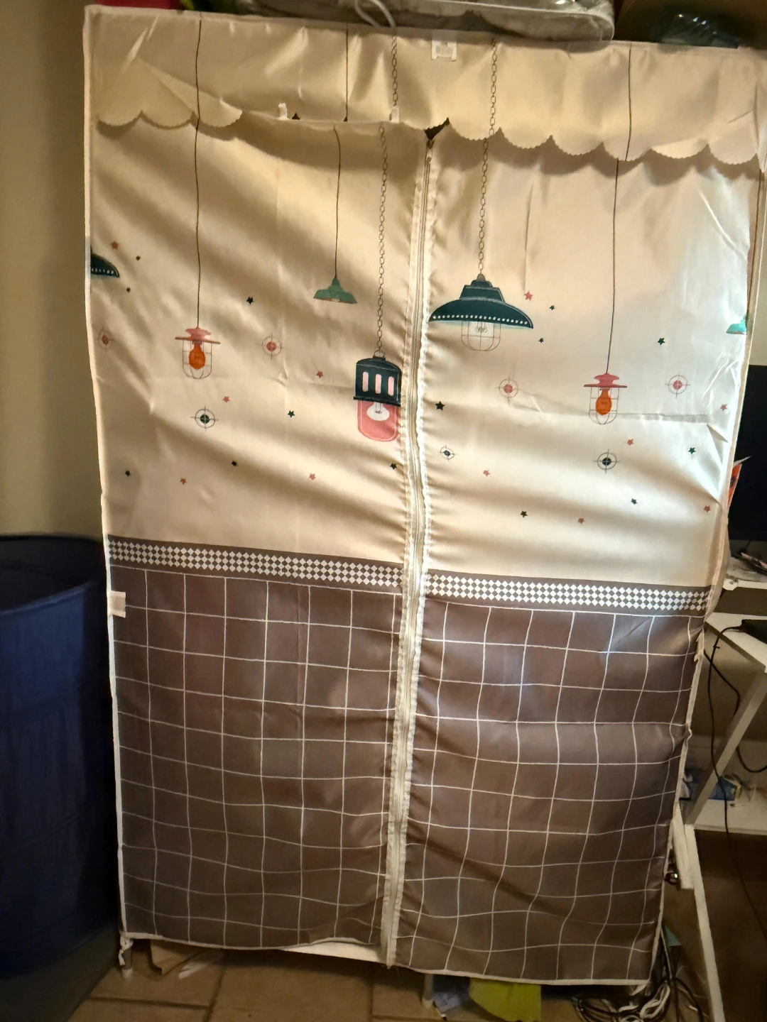 Portable Wardrobe with Shelves