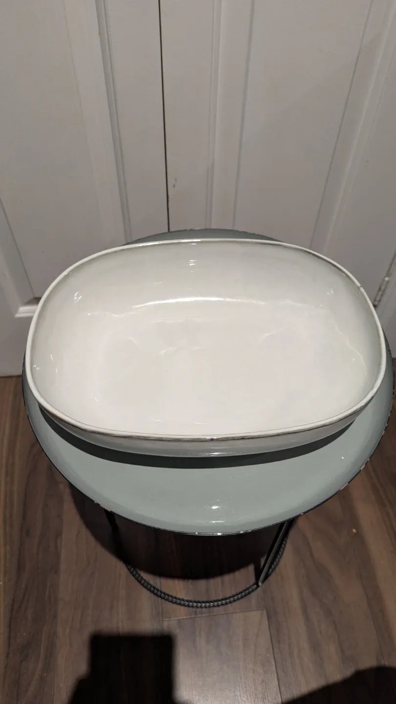 White Ceramic Serving Dish image indicator(4)