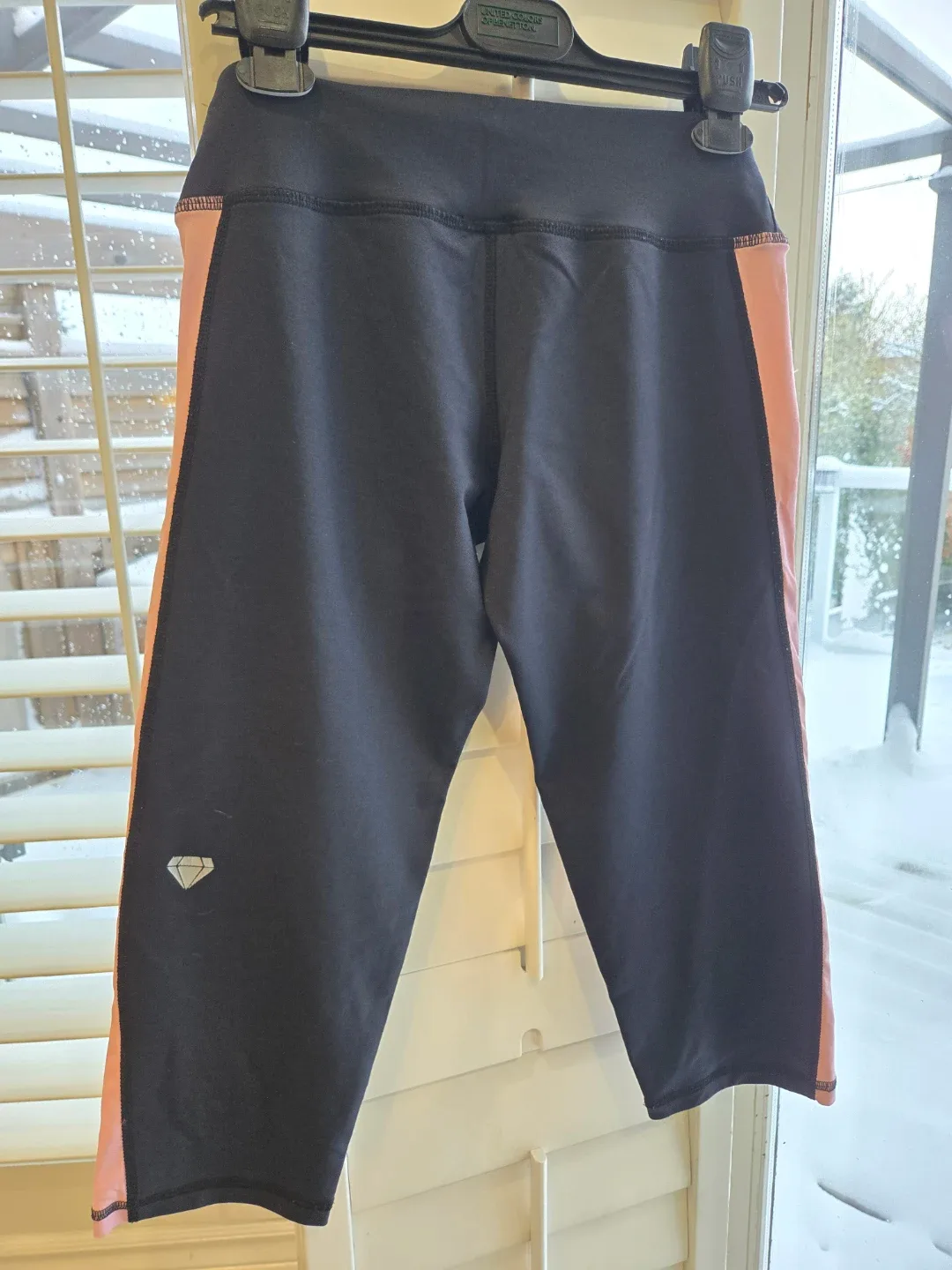 Icegear Capri Leggings - Black and Pink