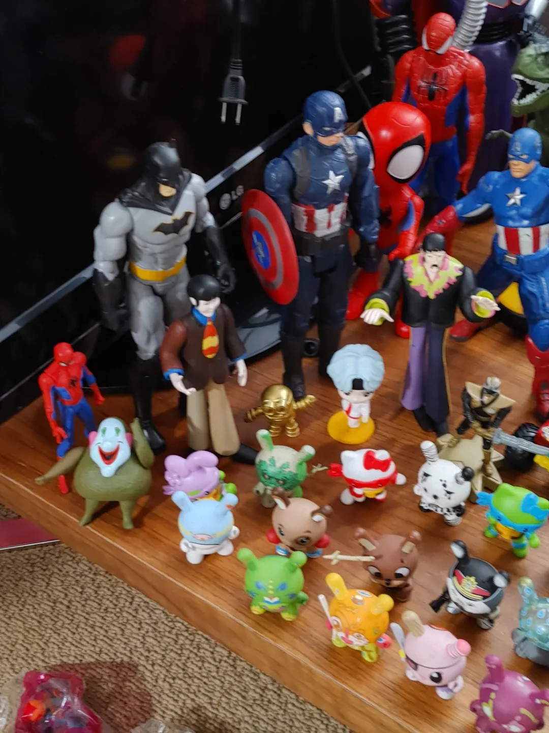 Mixed Lot of Action Figures & Toy Cars image indicator(3)