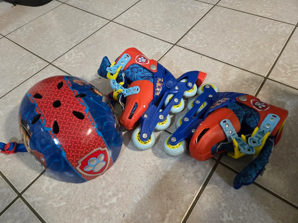 Paw Patrol Roller Skates & Rascalz Helmet