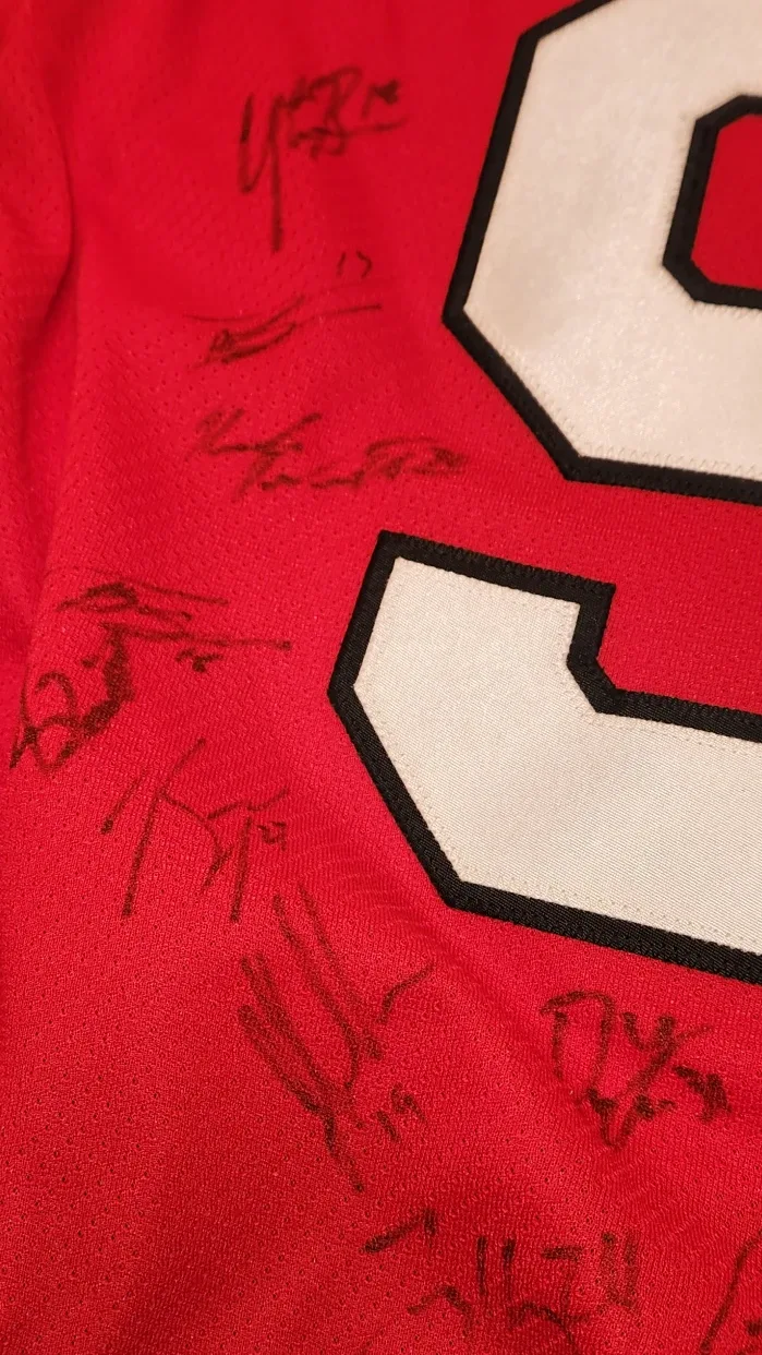 CCM Kelowna Rockets Hockey Jersey - Size Adult Large image indicator(4)