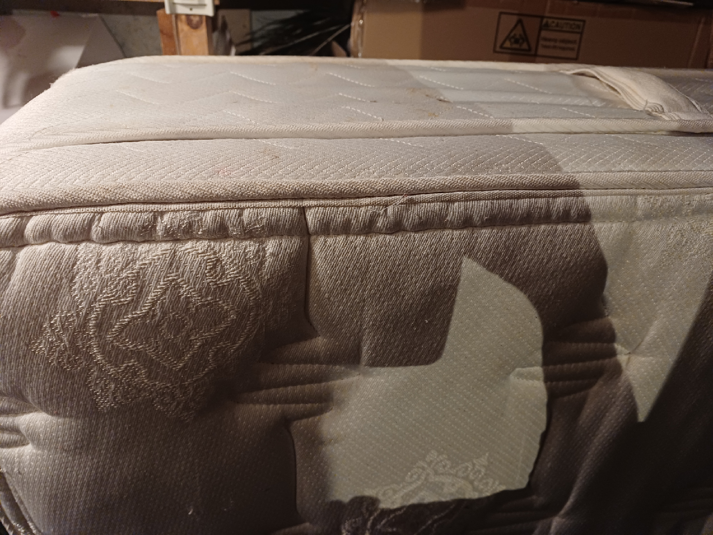 Used queen size Mattress - photo 3