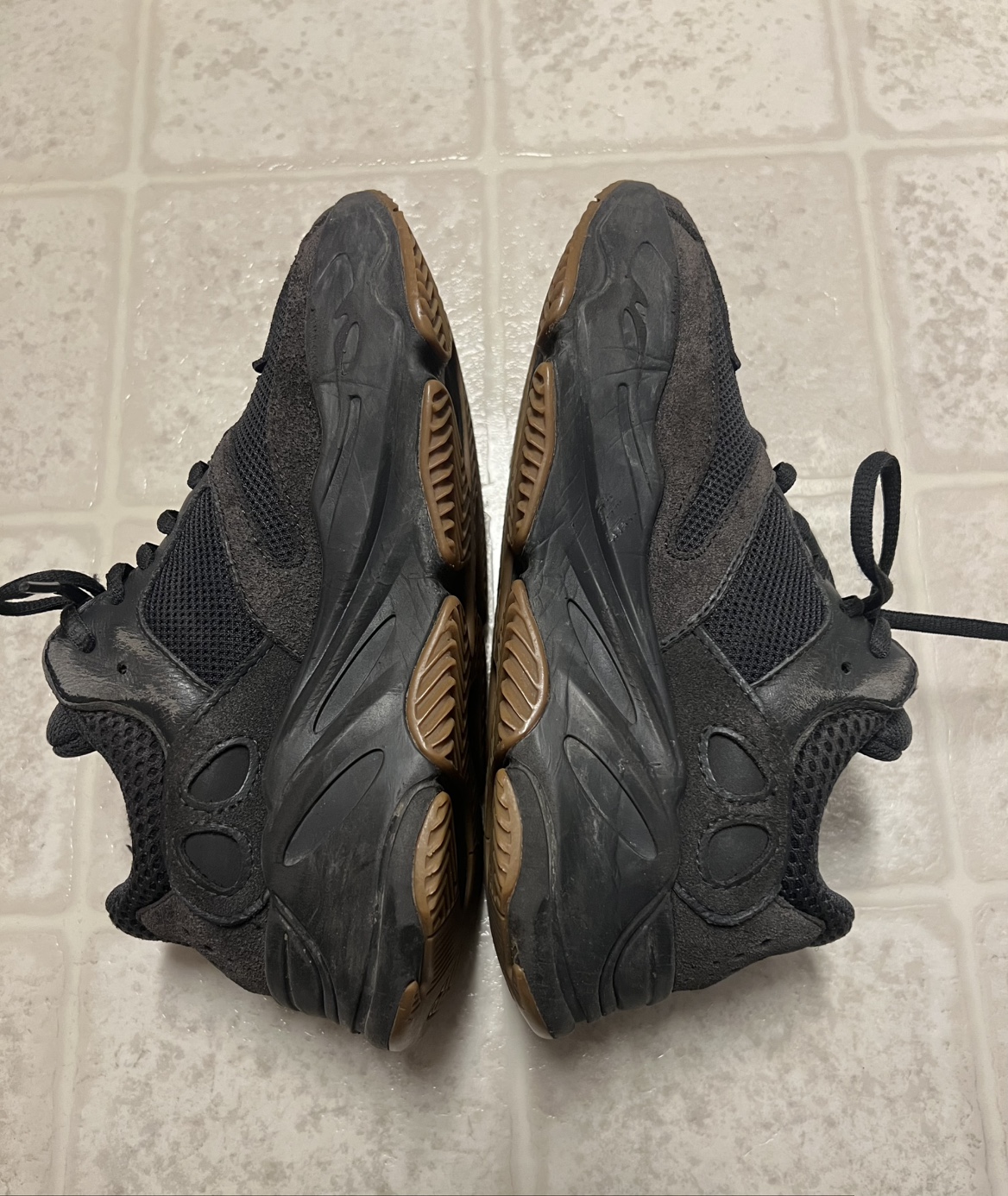 Adidas Yeezy Sneaker - photo 4