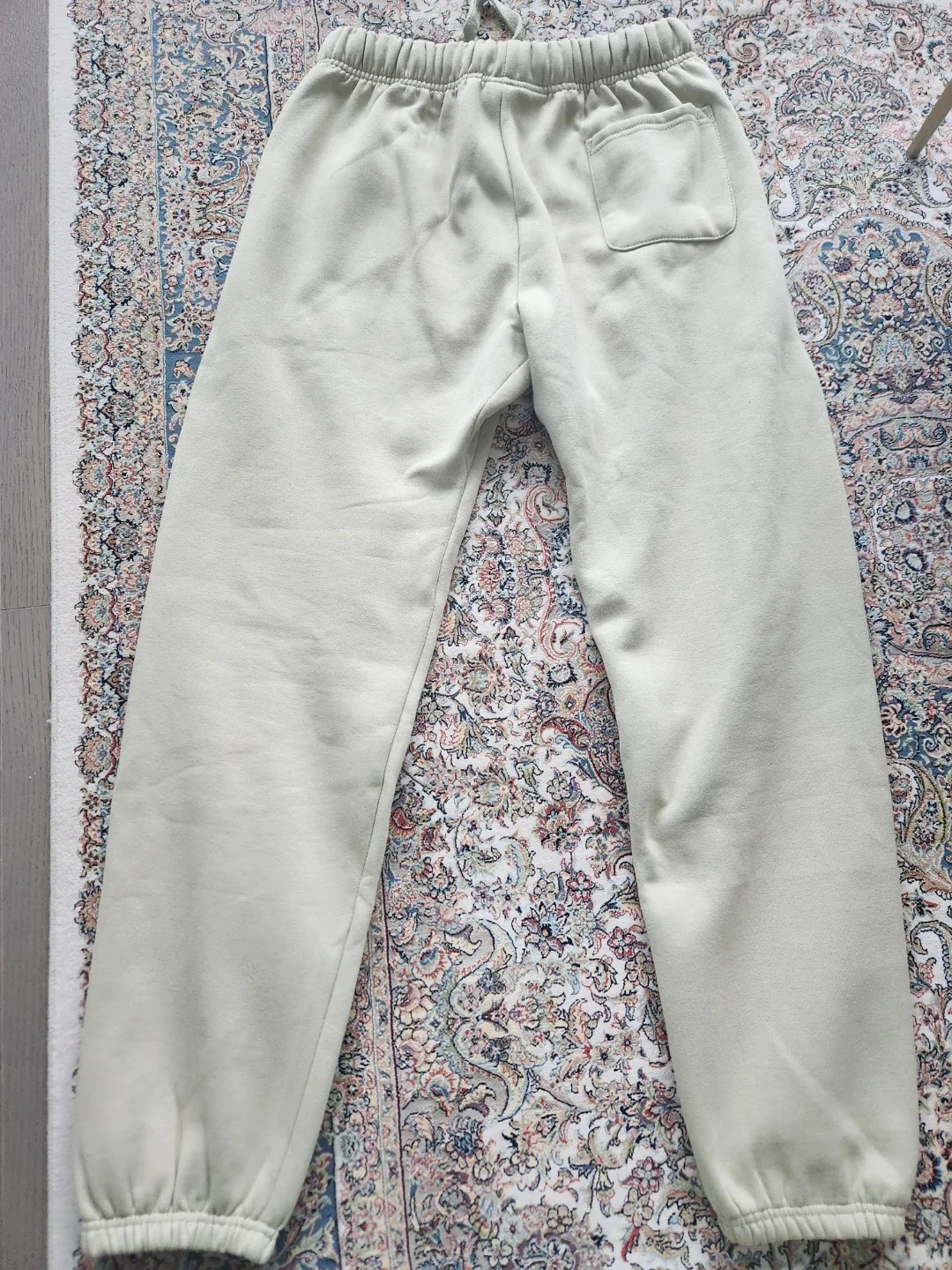 Essentials Fear of God Sweatpants - Size M image indicator(4)