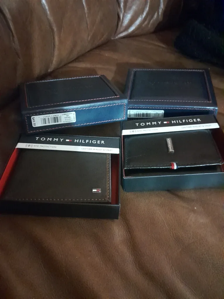 Tommy Hilfiger Leather Wallet with RFID Protection