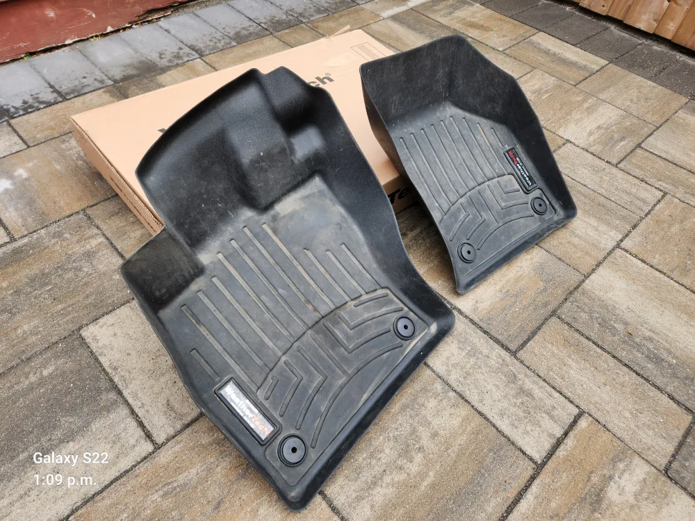 WeatherTech Floor Mats - Black image indicator(2)