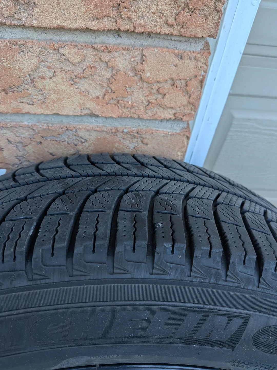 Michelin X-Ice Snow Tire 225/55R17