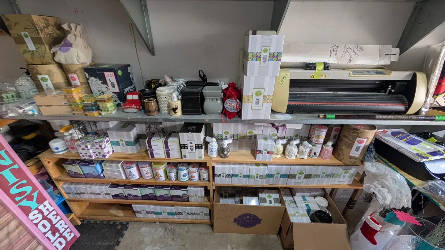 Variety of Scentsy Warmers thumbnail