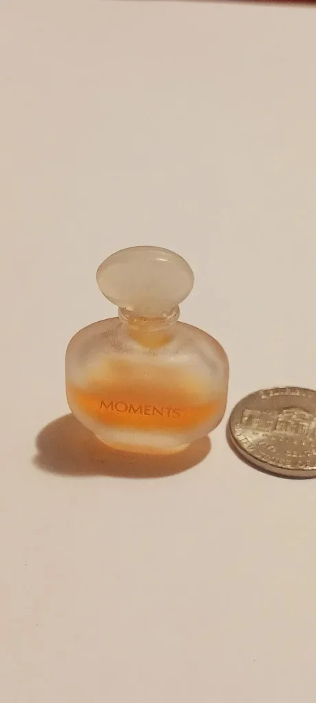 Moments by Priscilla Presley Miniature Perfume image indicator(2)
