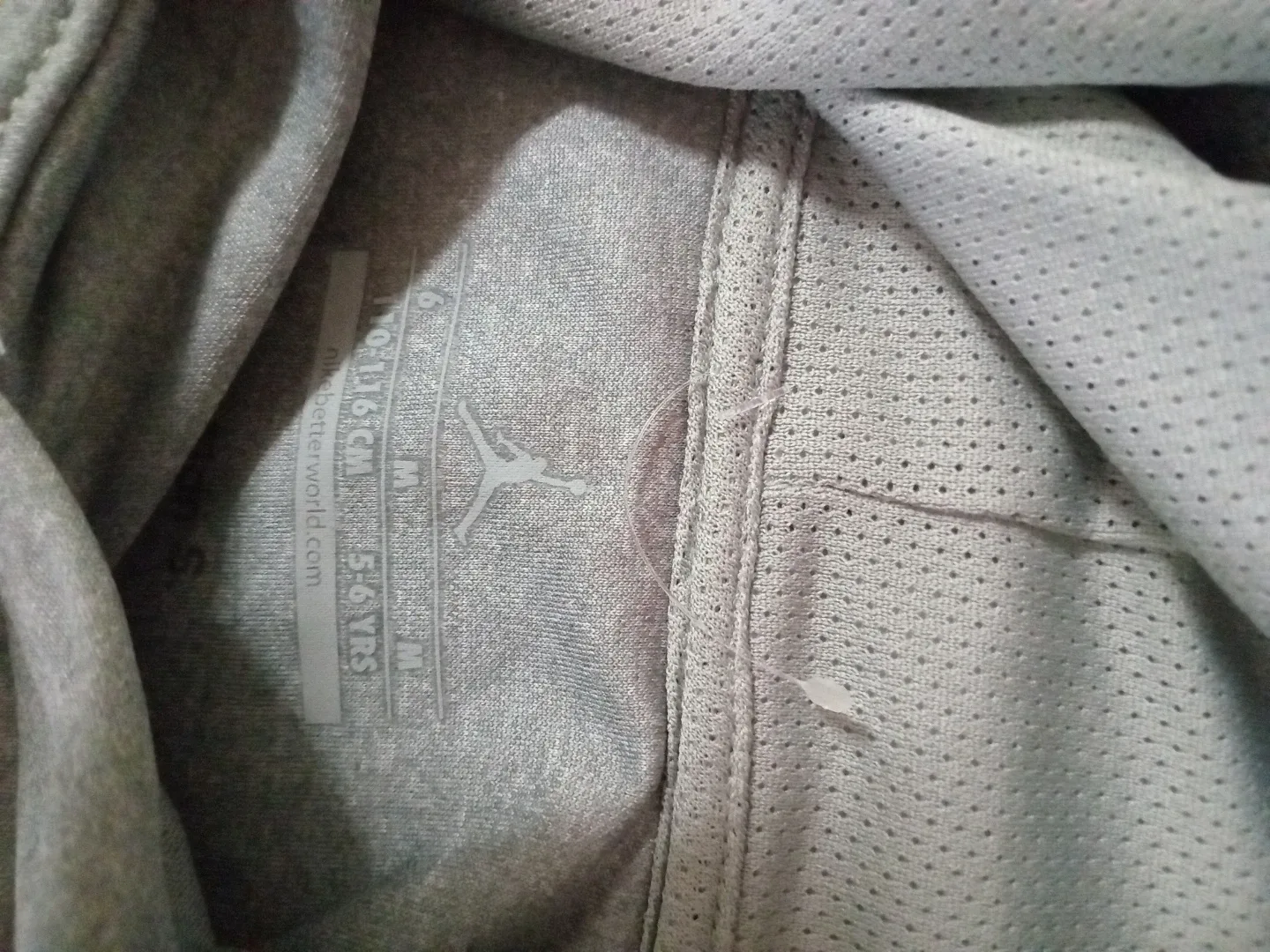 Nike Jordan Hoodie Size 5-6 YRS image indicator(2)