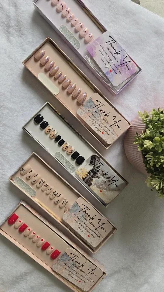 Press on Nails/ Artificial Nails image indicator(6)