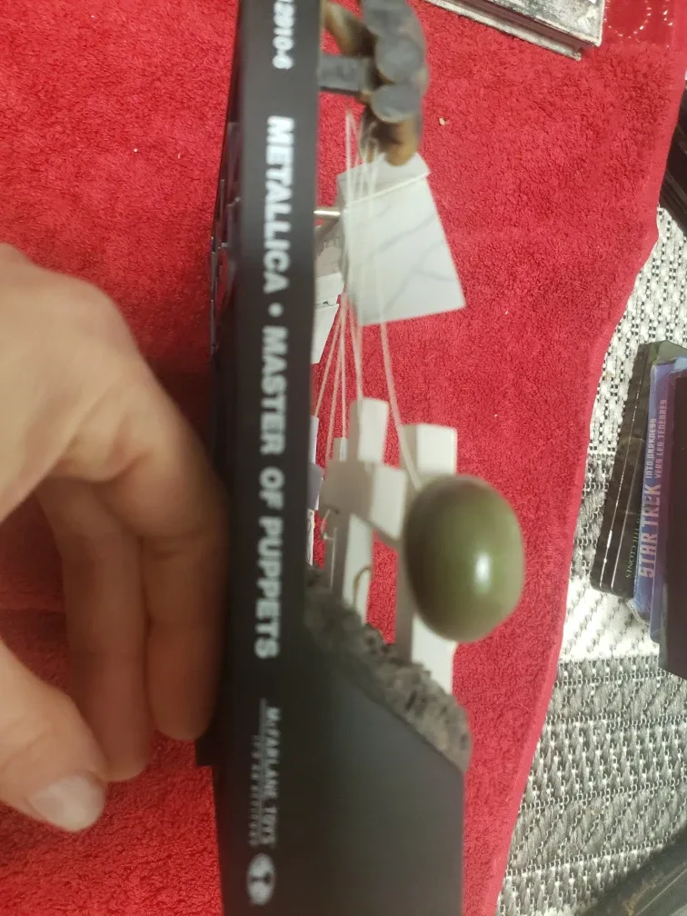 Metallica Master of Puppets Diorama image indicator(2)