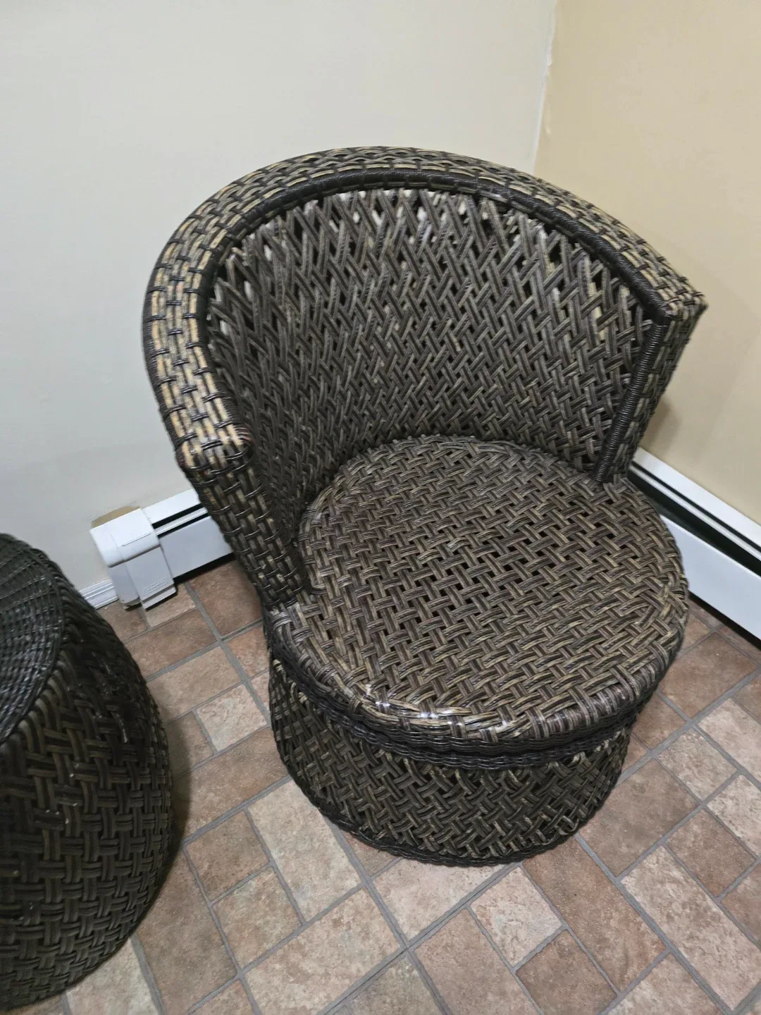 Wicker Patio Chair and Side Table Set image indicator(3)