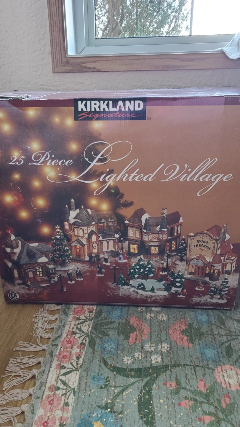 Kirkland Signature 25 Piece Lighted Village