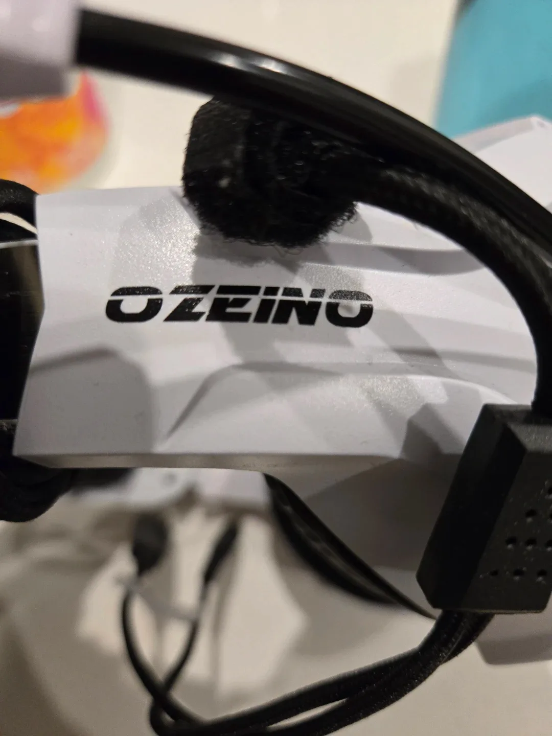 Ozeino White Gaming Headset image indicator(2)