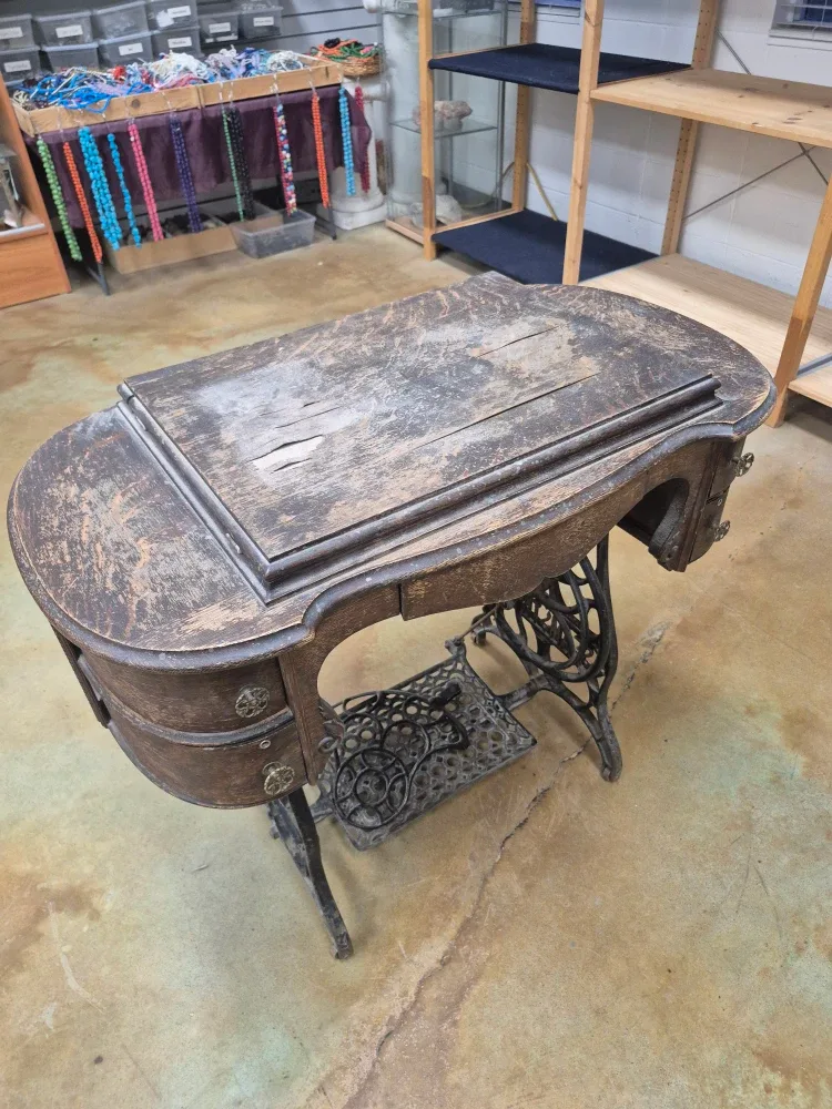 Antique Sewing Machine Table image indicator(6)