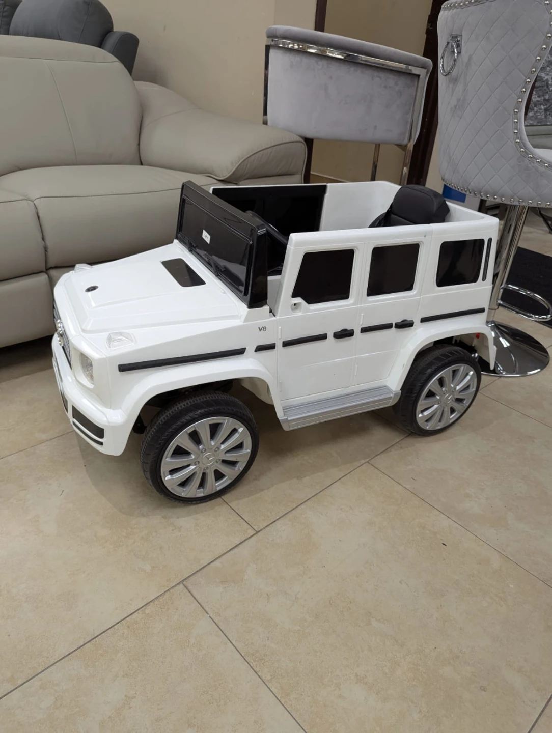 Mercedes-Benz G-Wagon Ride-On Car - White