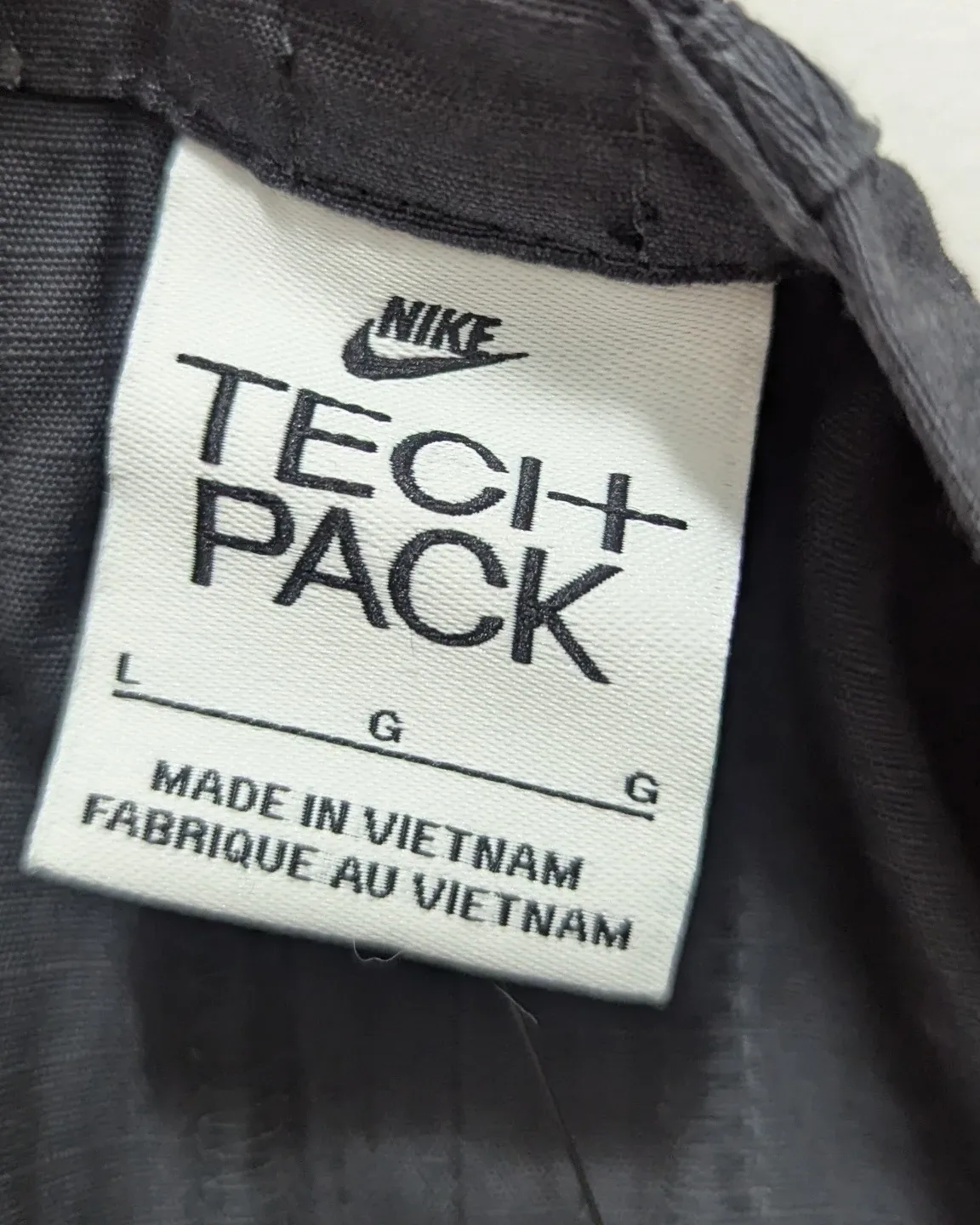 Nike Tech Pack Vest - Men's Size L image indicator(4)