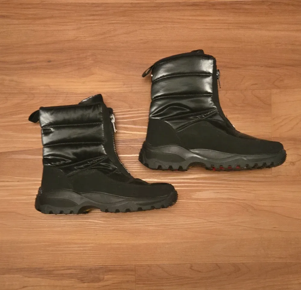 NEW! Artic Black Winter Boots, WATERPROOF -Size 8
