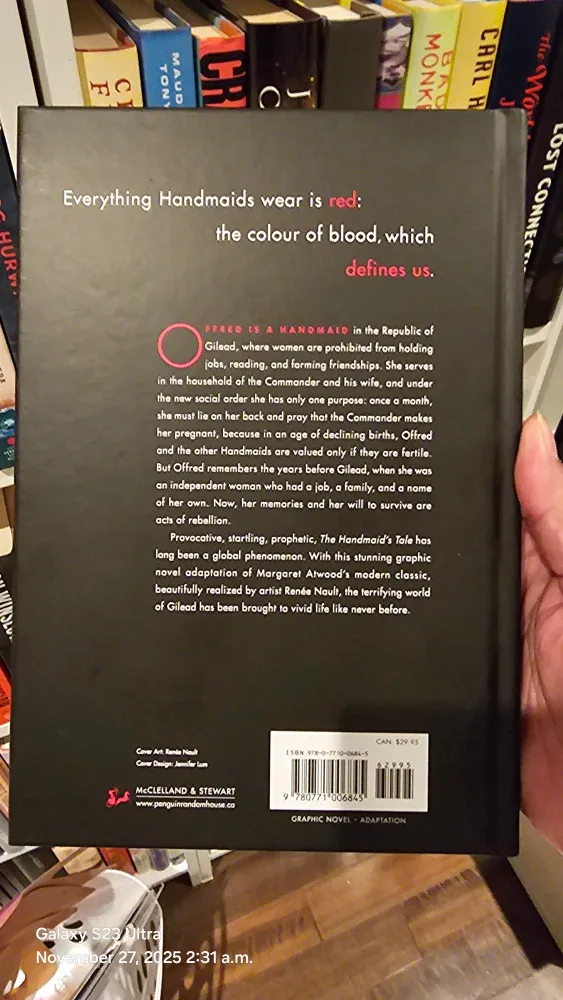 The Handmaid's Tale Graphic Novel by Margaret Atwood image indicator(2)