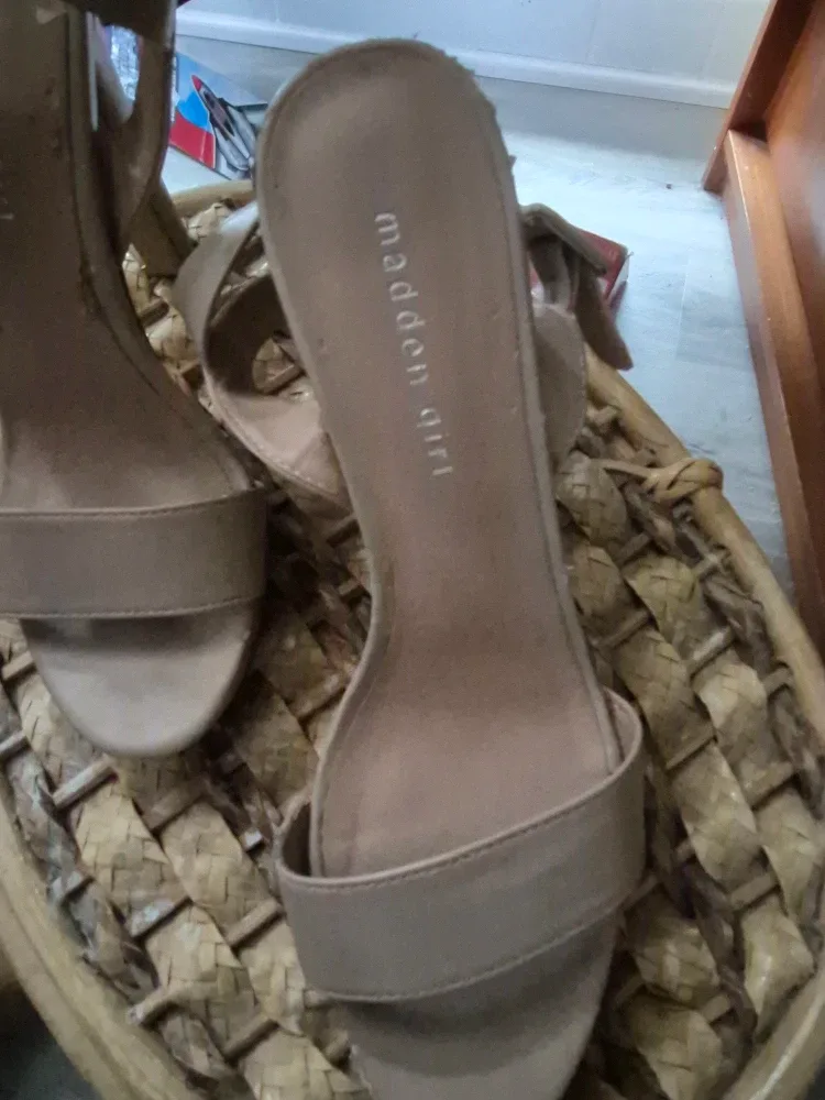 Madden Girl Beige Heels - Size 8 image indicator(2)