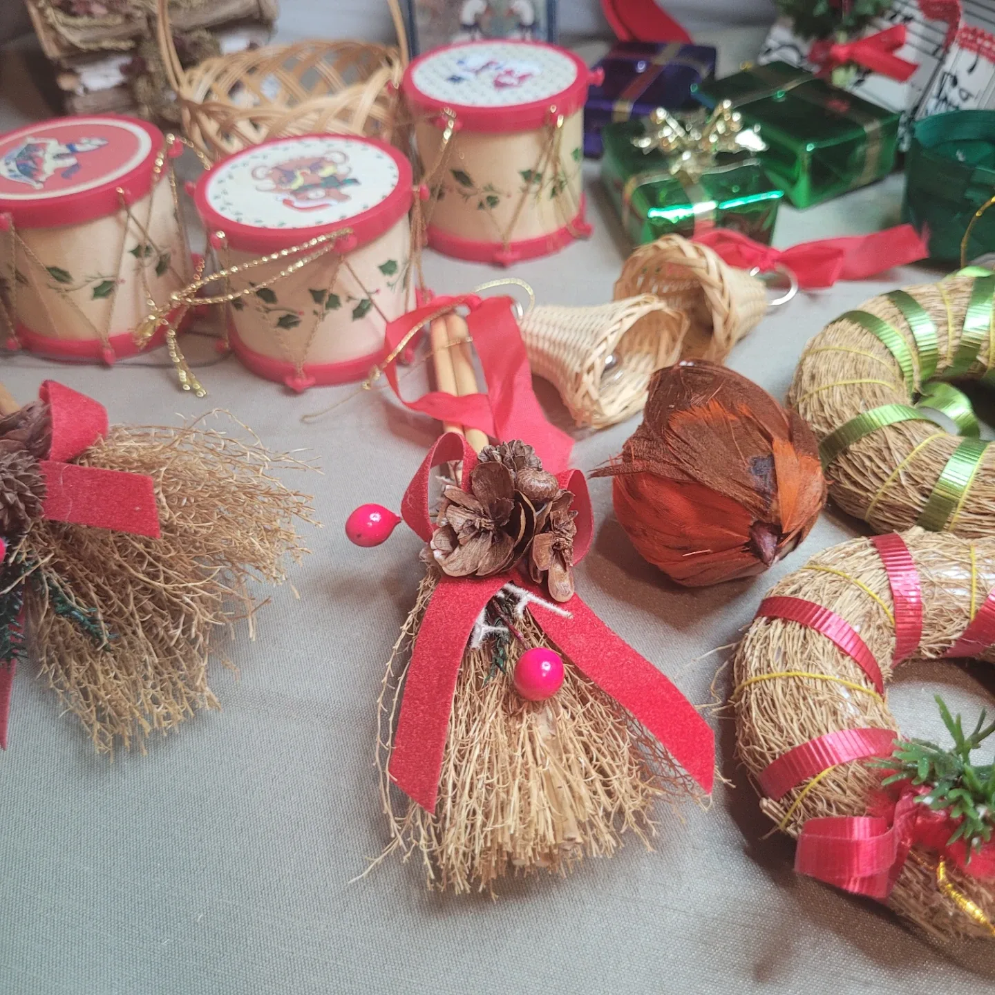 Mix Misc lot of 22 (B) Vintage Holiday Christmas Ornaments image indicator(4)