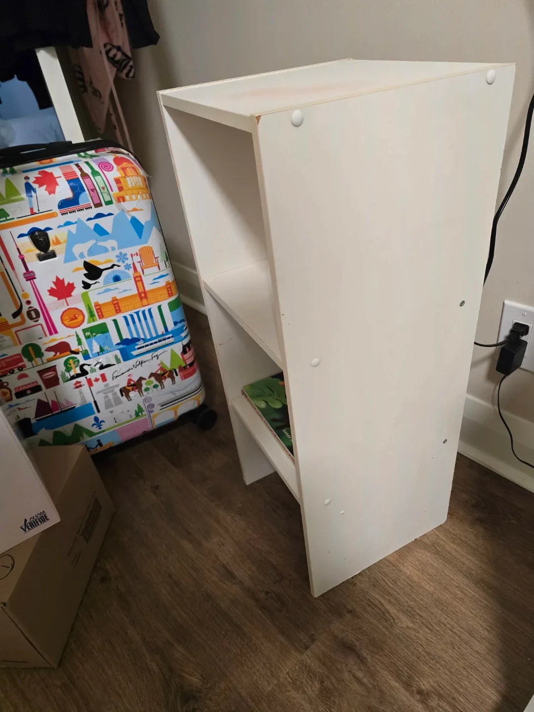 White Wooden Shelf Unit image indicator(2)