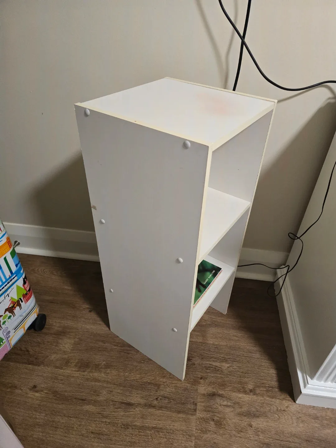 White Wooden Shelf Unit image indicator(3)