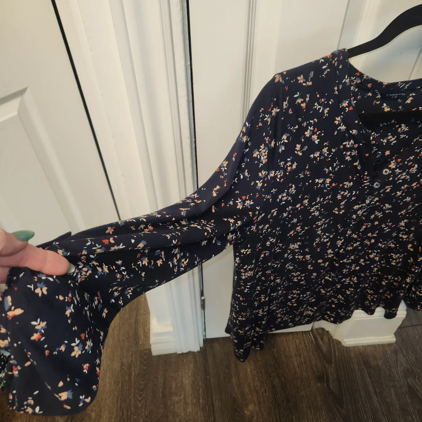 Denver Hayes Floral Blouse - Size L image indicator(4)